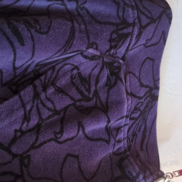 Full zip - Picture 5 of 10